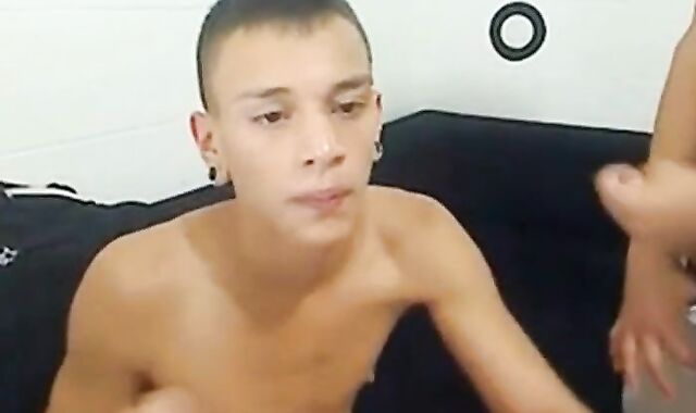 chupando y tragando semen