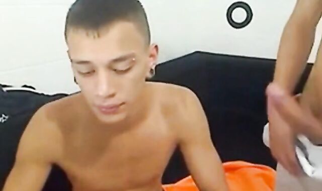 chupando y tragando semen