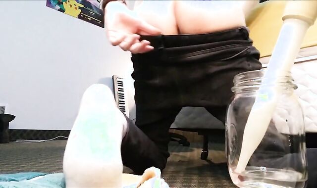 Twink Gives Himself an Enema