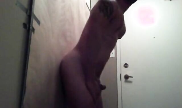 Muscular Jock Gets Vocal at Gloryhole: Make Me Cum!