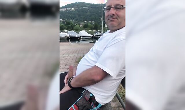 Amateur Daddies Handjob