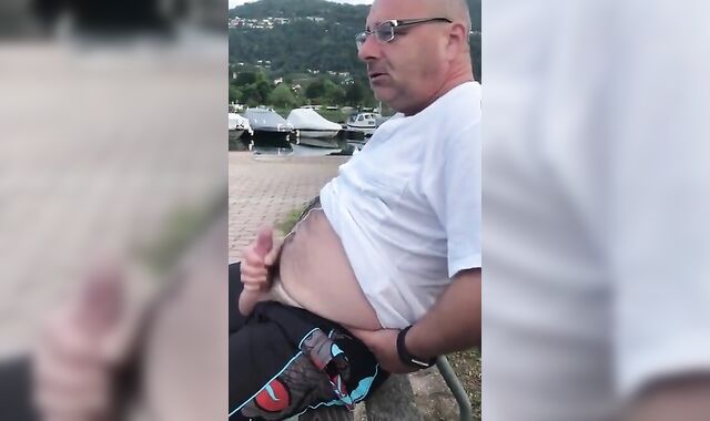 Amateur Daddies Handjob