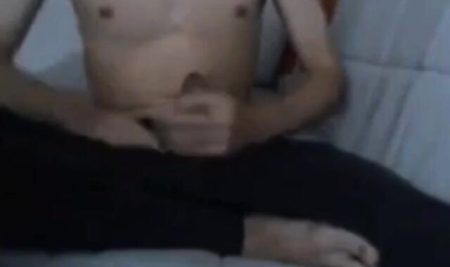 19yo Amateur Twinks Jerk and Cum on Webcam