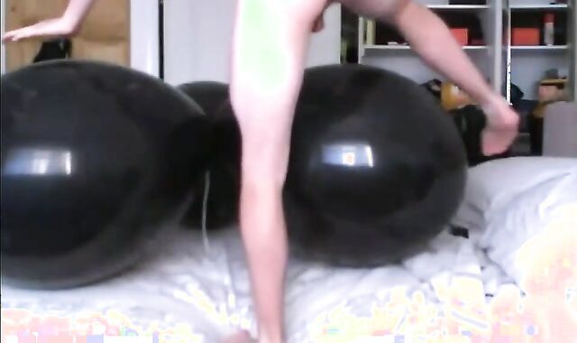 Inflatable Balloon Fun: Twink's Solo Play