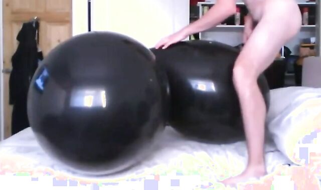 Inflatable Balloon Fun: Twink's Solo Play