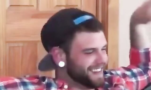 Straight Guy Gets Serviced by a Daddy