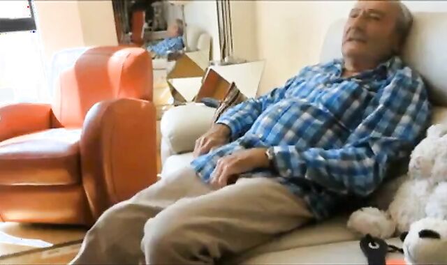 Père pipe - Amateur Hunk Suce