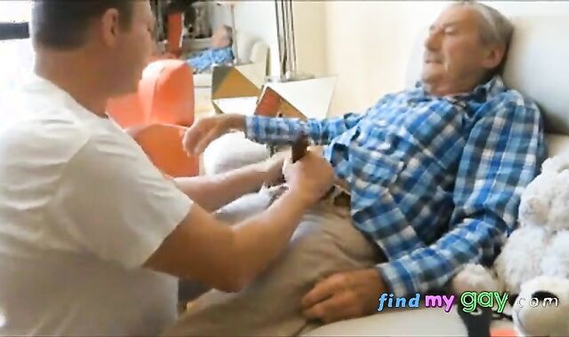 Père pipe - Amateur Hunk Suce