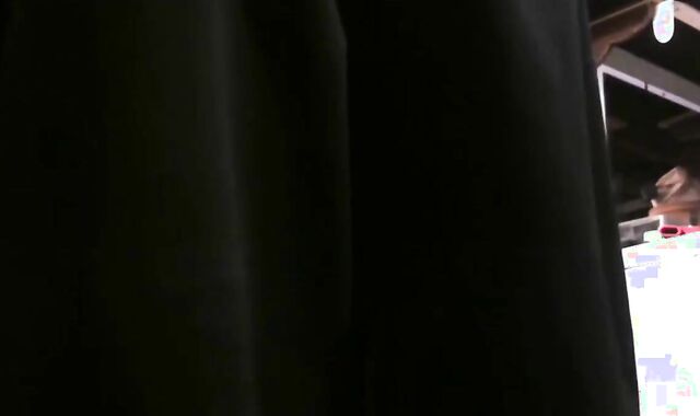 Married Daddy Gets a Blowjob from a Young Neighbor