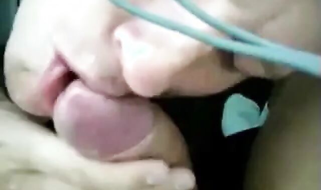 Amateur Dude Sucks Cock and Gets a Mouthful of Cum