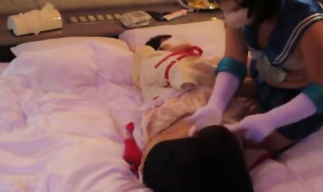 Asian Crossdressers Give a Helping Hand to Each Other