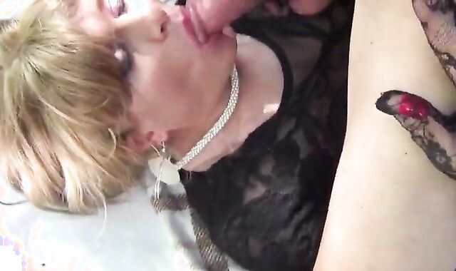 Bareback Fuck in the Woods with Amateurs Outdoors