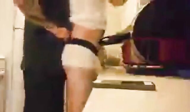 Big-Cock Amateur Bareback in the Kitchen