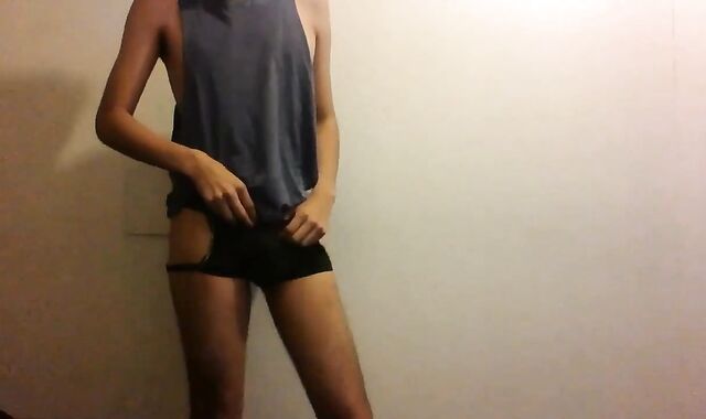 Latin Twink's First Performance Before Bed