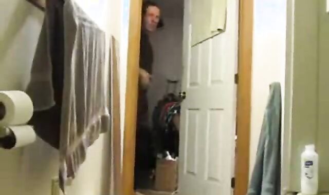 Big-Cock Military Daddy Shows Off