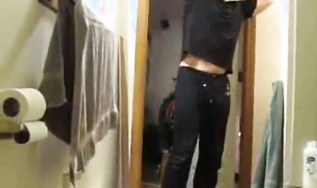 Big-Cock Military Daddy Shows Off