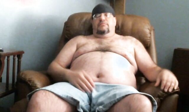 Fat Bear Masturbates on Webcam