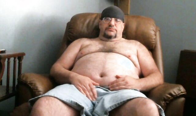 Fat Bear Masturbates on Webcam