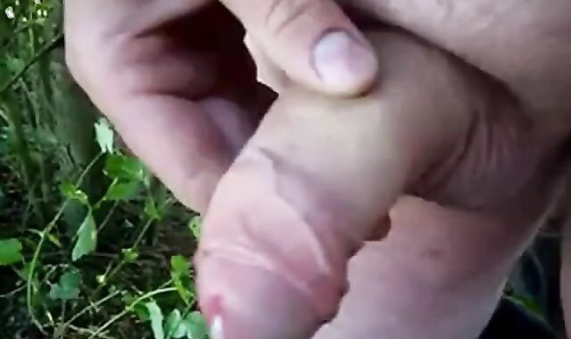 Outdoor Wanking and Cumming on a Sunny Day