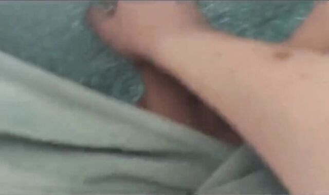 Exhibitionist Twinks Love Outdoor Handjobs on Webcam