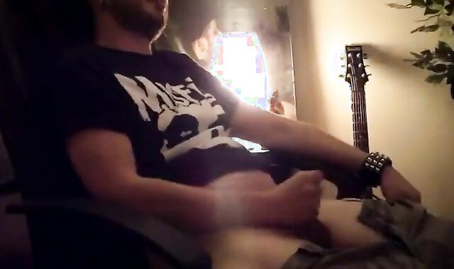 Big-Cock Twink Helps Buddy in Dorm with Late-Night Blowjob