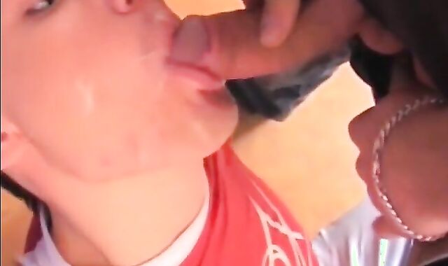 Sperm Dump Bukkake for Amateur Cock Sucker