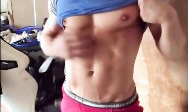 Muscle Hunks: Eddyfitt's Sexy Twink Showoff