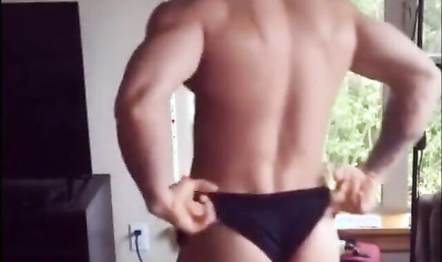 Muscle Hunks: Eddyfitt's Sexy Twink Showoff