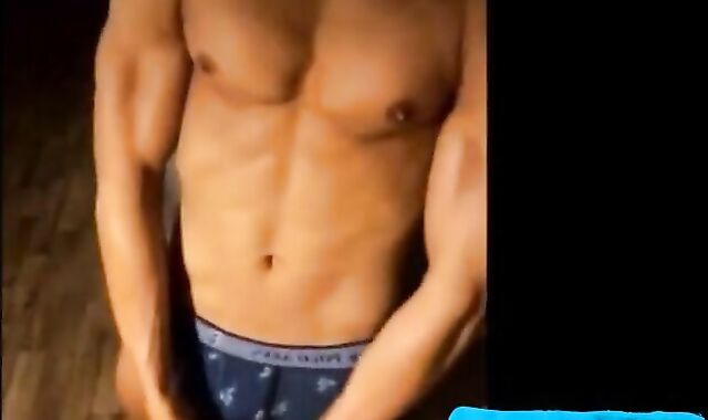 Muscle Hunks: Eddyfitt's Sexy Twink Showoff