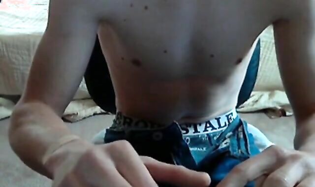 Twink Moans and Strokes Hard