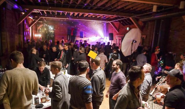 Twink Humps Yellow Balloon to Cum