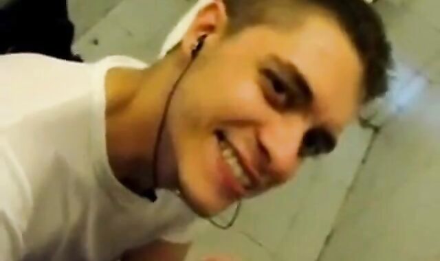 Cum-hungry guy gets a tasty treat in a public restroom