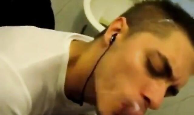 Cum-hungry guy gets a tasty treat in a public restroom