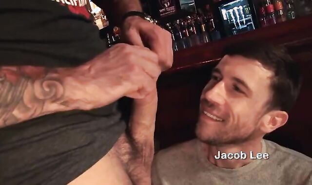 Daddy large 10-Pounder Breeds Bottom At Bar