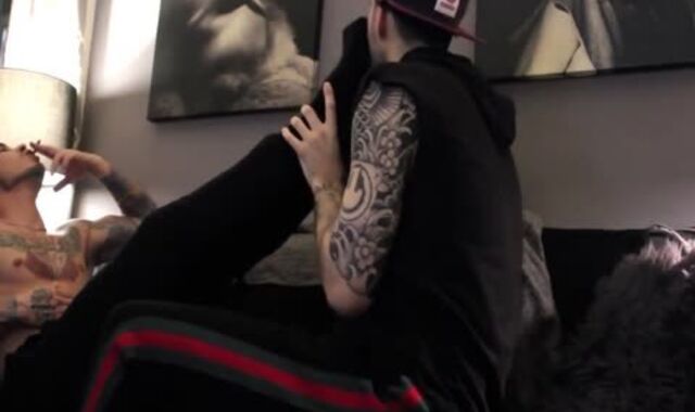 muddy Tatted fellow With admirable Feet receives Worshiped And Blows a load