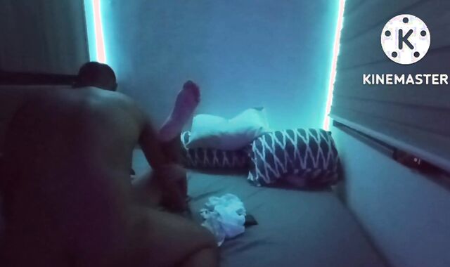 str8 sekyu pinatulog sabay kinantot demonyo si bossing