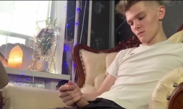 Hasty intercourse with an end on the tummy