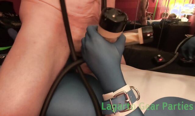 2018-12-22 Venus2000, then dinky grope and fucking a subby dragon dude