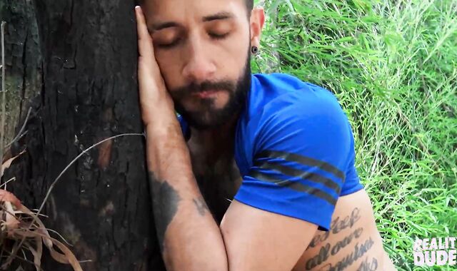 Reality Folks - Julio Finds A Comfortable Spot For Him & Milo To Take A Break From Hike & Smash