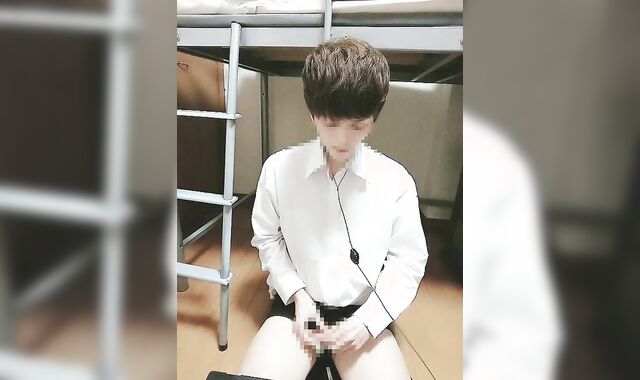 Uber-Magnificent Japanese love glove getting off! At the end, mass ejaculation on love glove! 003