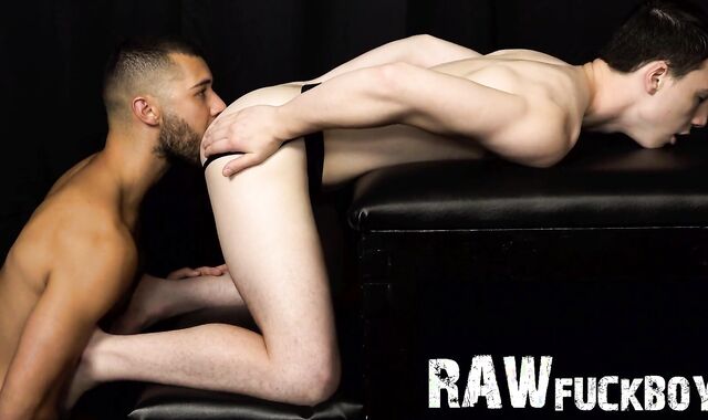 Barebacking masterclass Crimson-Super-Hot hung hairy dude screws uber-supah-super-cute Twunk