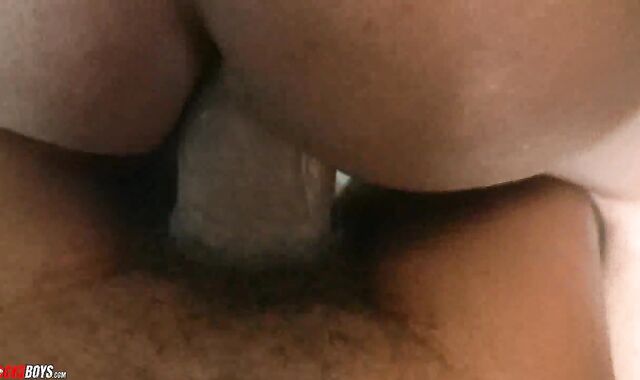 Rock Rockafella Cracks Toonez in with That Country Boink-Stick