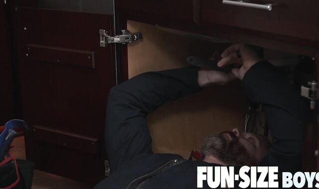 FunSizeBoys - Lil'' Danny takes ginger daddy plumbers phat naked cum-pump