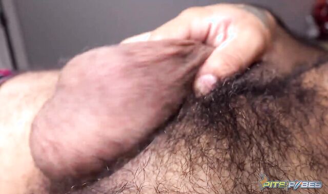 PitsAndPubes: Hairy Zaddy drains off sniffing