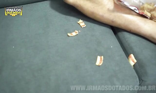 IrmaosDotados_-_Meu_Primo_Maloka_-_Leonan_Davis_&_Rogerio_Pernambucano.mp4