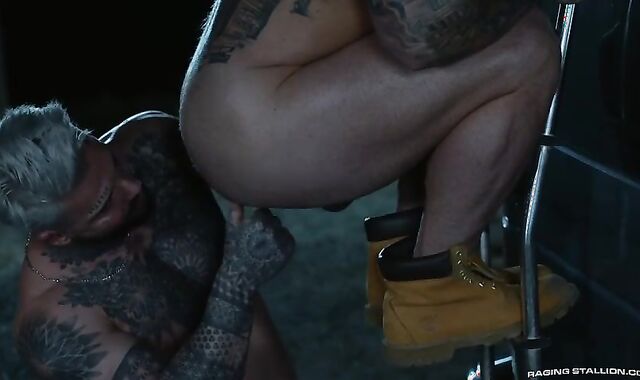 Gunnar Stone Bottoming