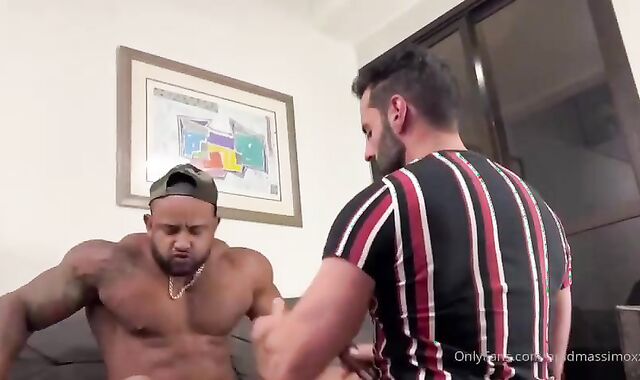 Getting Bred By A pumped up Father Is Pure LUCK [ONLYFANS]