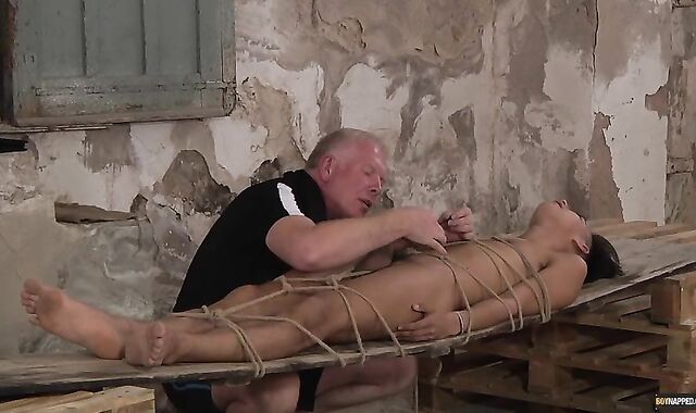 Adult movie star Maxxie Rivers jizm-shot