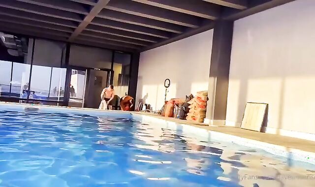 Pretty latino wet internal cumshot