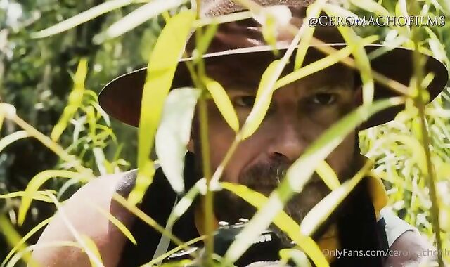 G255 - Outdoor 3some